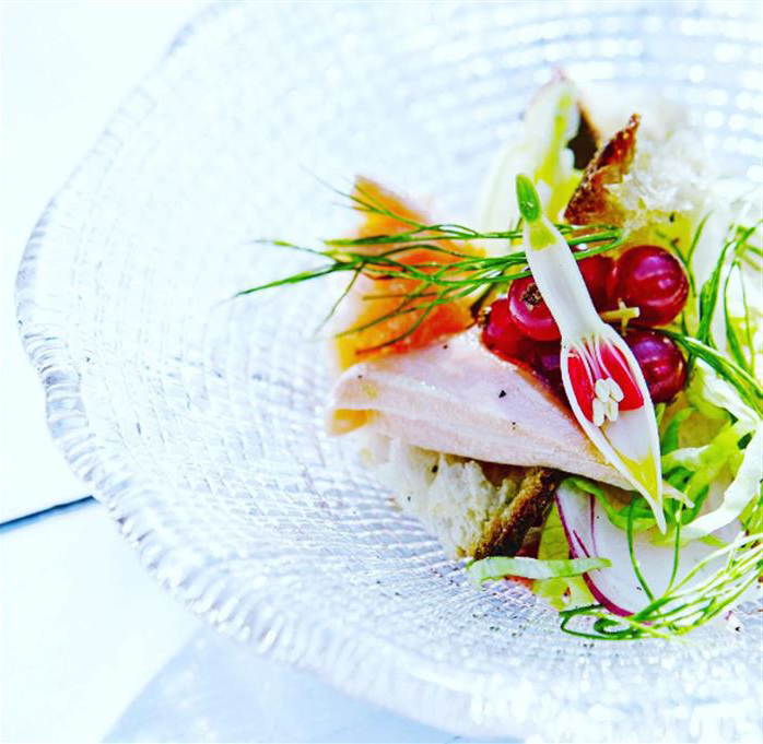 Algae Smoked Salmon With Salad And Croutons Recept Av Micaelbindefeld Cookniche