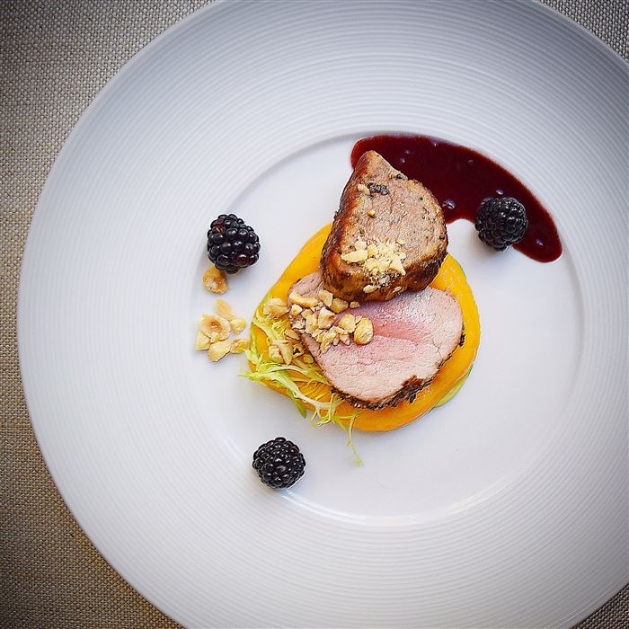 Cumin Peppercorn Dijon Crusted Pork Tenderloin Toasted Hazelnut Crumble Green Apple Ginger Carrot Butternut Squash Puree And Blackberry Pork Sauce Bild Av Gaylequan Cookniche