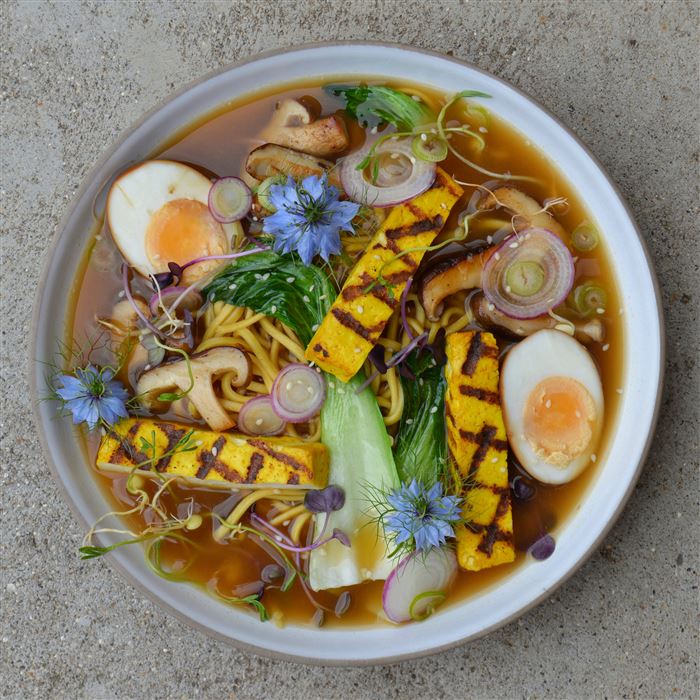 Ramen With Noodles Marinated And Grilled Tofu Shitake Pak Choi Spring Onion Marinated Egg Mung Bean Lentils And Purple Radish Sprouts Nigella Flowers Bild Av Przemyslawlangiewicz Cookniche
